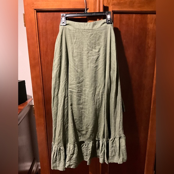 Adina Las Vegas Elegant Olive Green Ruffle Skirt Size Large - Picture 4 of 8